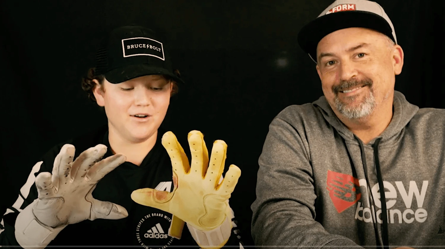 Bruce Bolt PREMIUM PRO Short Cuff Batting Gloves: Red 3 Bruce Bolt PREMIUM PRO Short Cuff Batting Gloves: Red - Image 3