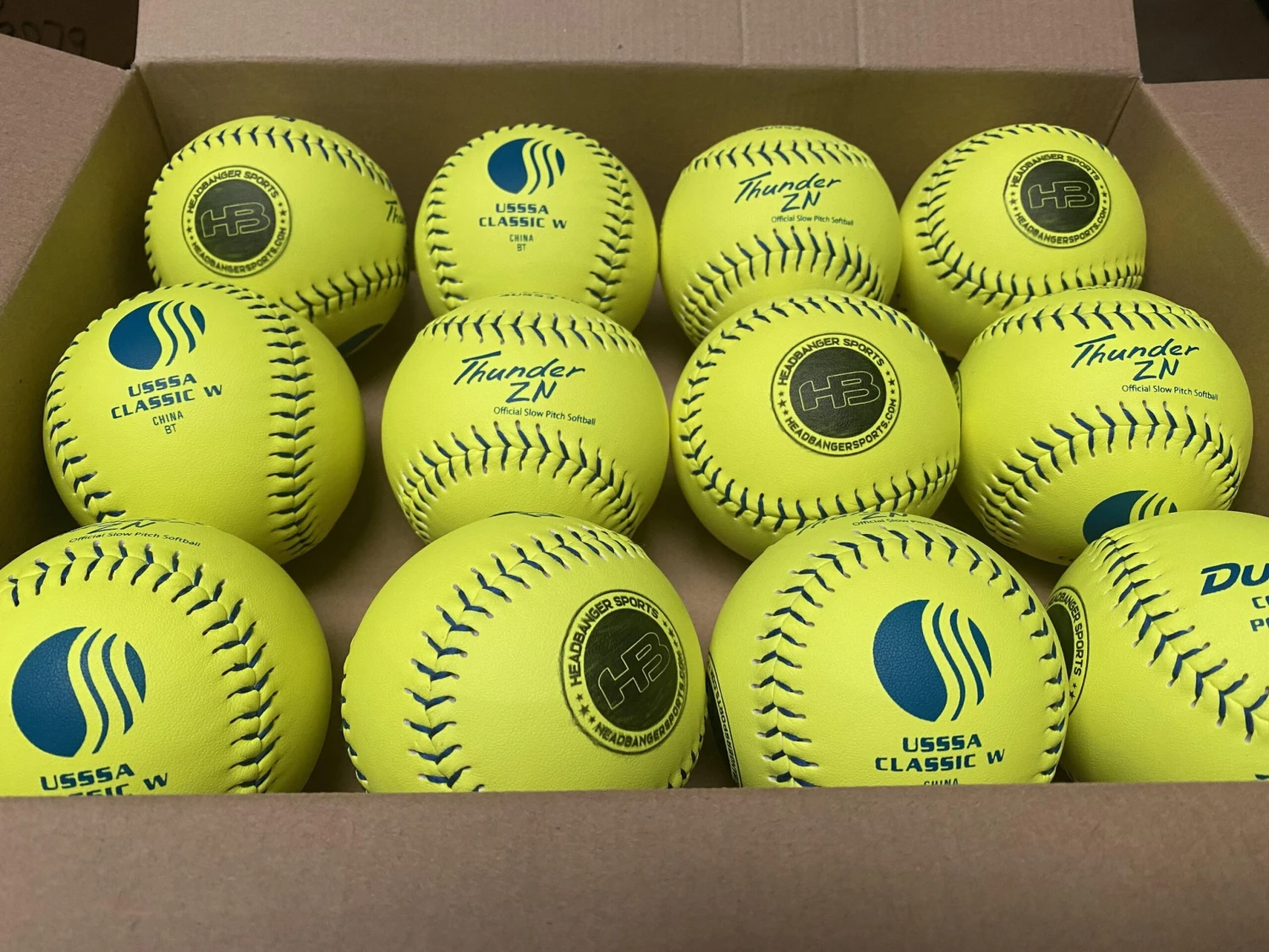 Dudley Thunder ZN 11" Classic W USSSA Slowpitch Softballs (DOZEN): 4U553 2 Dudley Thunder ZN 11" Classic W USSSA Slowpitch Softballs (DOZEN): 4U553 - Image 2